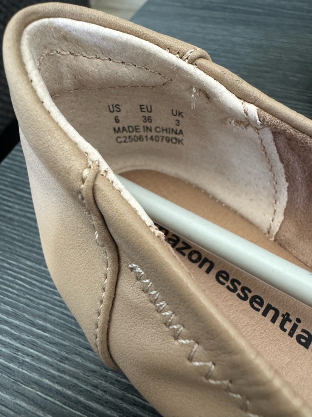 Amazon Essentials Women's Beige Ballet Flats - Picture 8 of 9